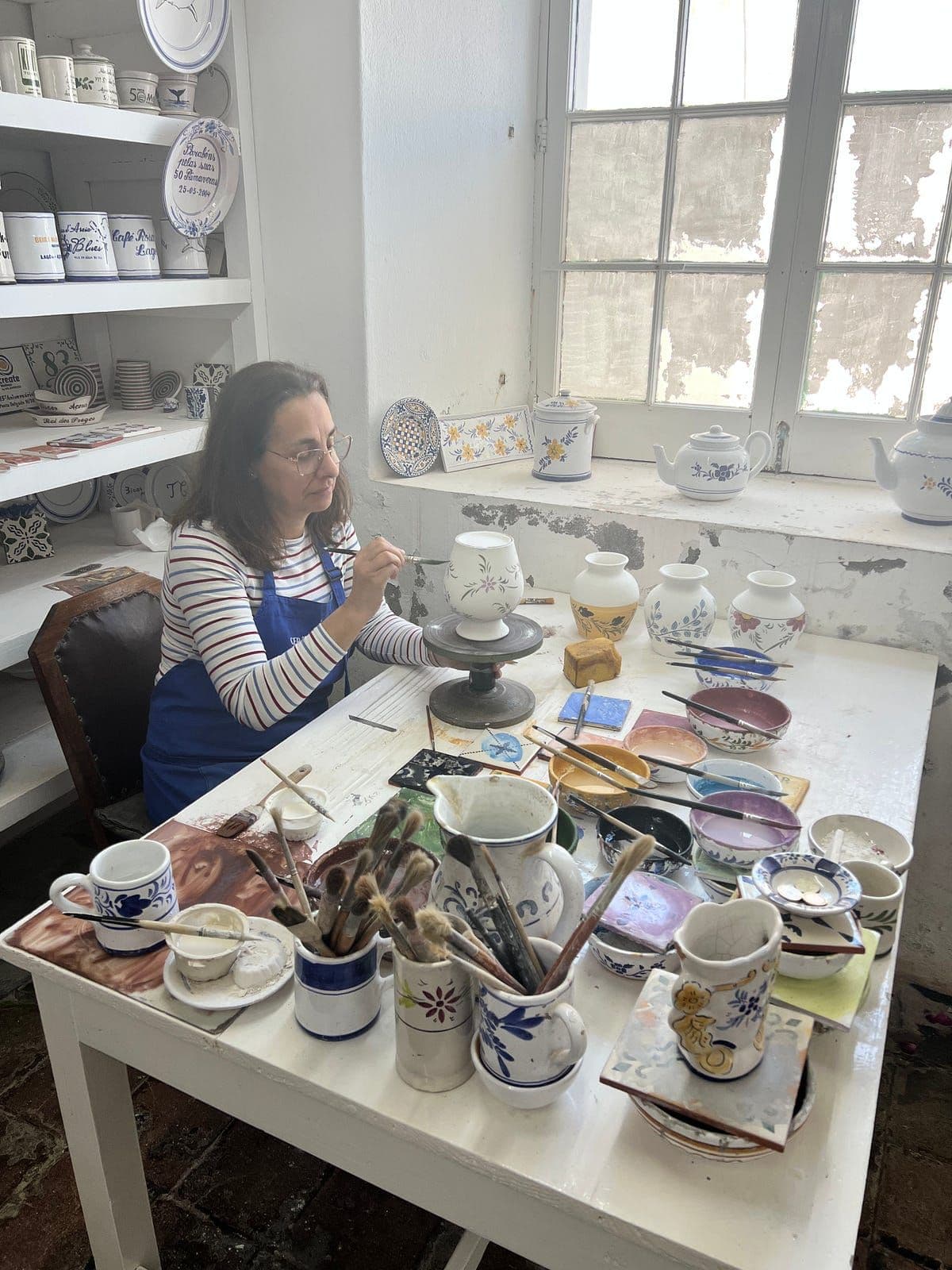 Cerâmica Vieira , the layout is pretty open and you can just walk around